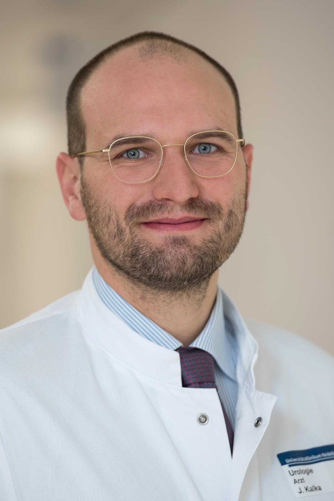 Portr&auml;t von Jan Kalka, Arzt in fortgeschrittener Weiterbildung im Fach Urologie